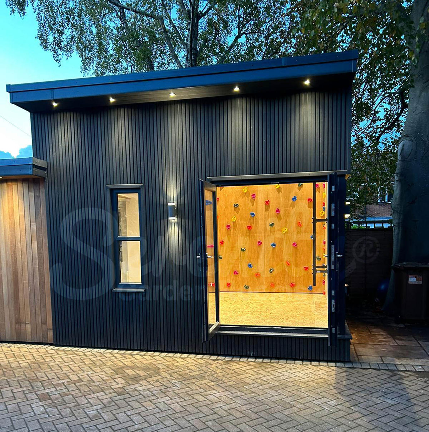 <h2>Baldock - 4m x 3.5m Canopy Garden Room</h2>